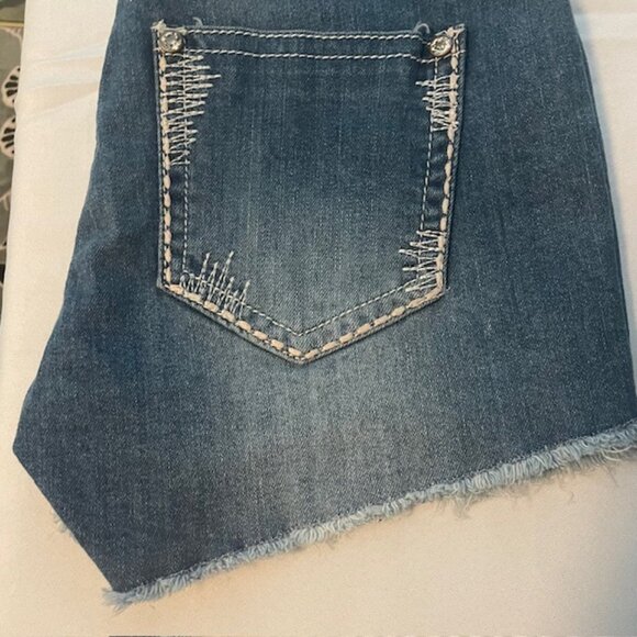 Womens‎ SHYANNE jean shorts - Picture 2 of 6